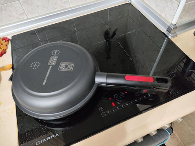 Sarten para tortilla de patatas 24 cm midiendo el diámetro