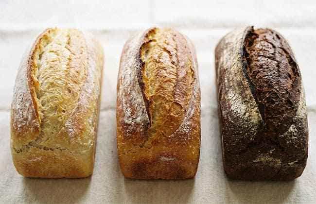Miga de pan sin gluten esponjosa elaborado en máquinas para hacer pan saludables
